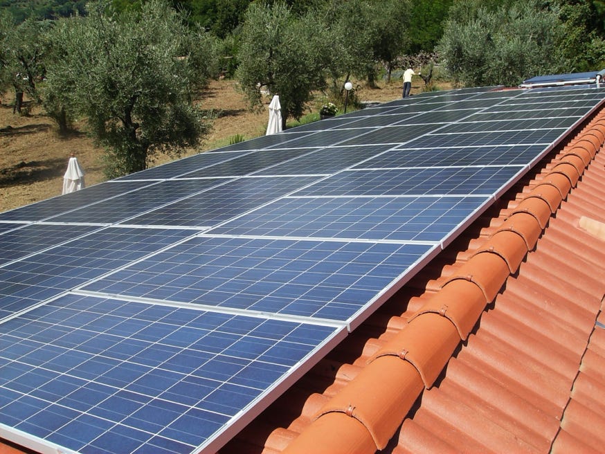 <img src="drone-ispezione-tetto.jpg" alt="Drone per ispezione tetto, ispezione fotovoltaico"> 